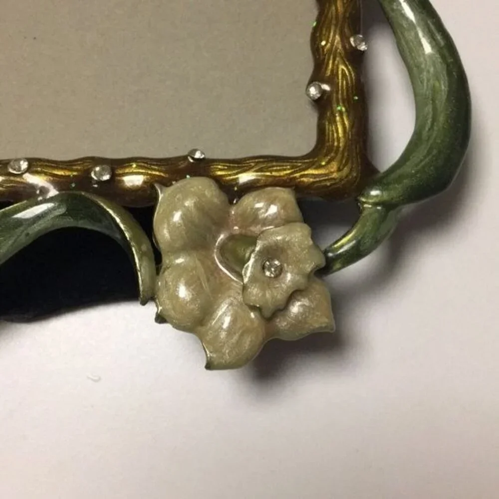Vintage-Inspired Floral Resin Picture Frame With Rhinestone Accents
